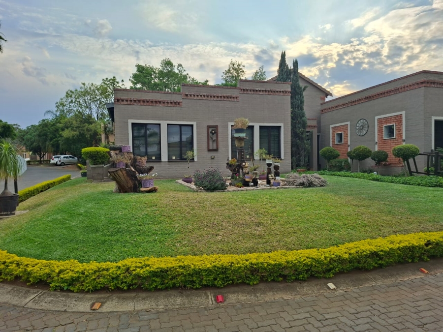 4 Bedroom Property for Sale in Waterval East North West